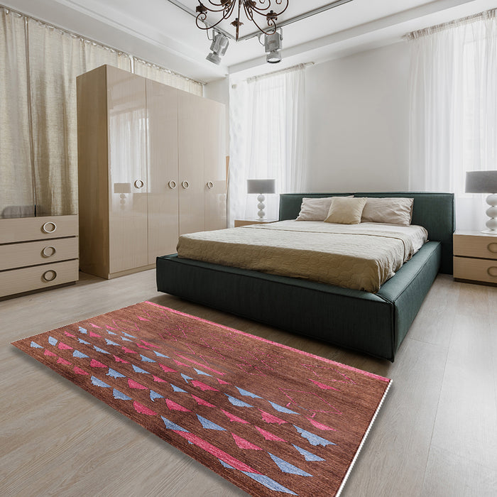 Mid-Century Modern Copper Red Pink Solid Rug in a Bedroom, urb1255
