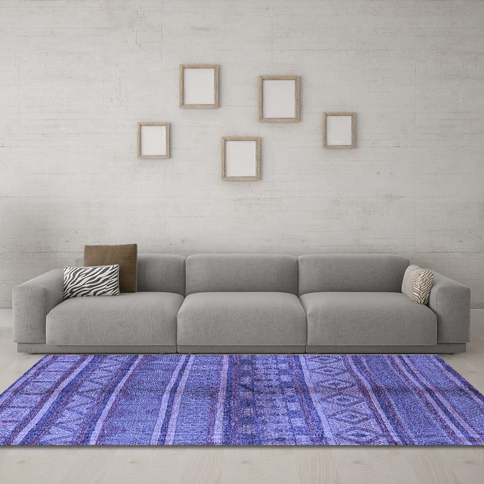 Machine Washable Solid Blue Modern Rug in a Living Room, wshurb1256blu
