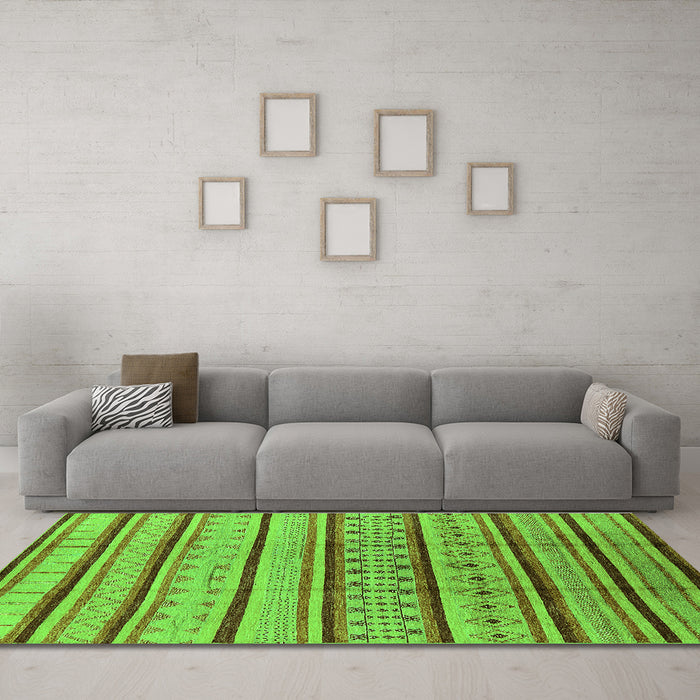 Machine Washable Solid Green Modern Area Rugs in a Living Room,, wshurb1259grn