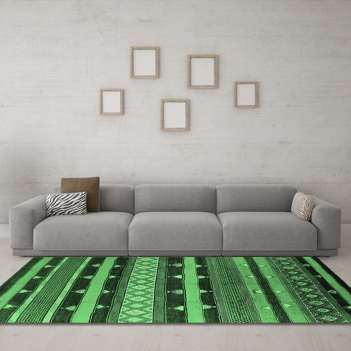 Machine Washable Solid Emerald Green Modern Area Rugs in a Living Room,, wshurb1262emgrn