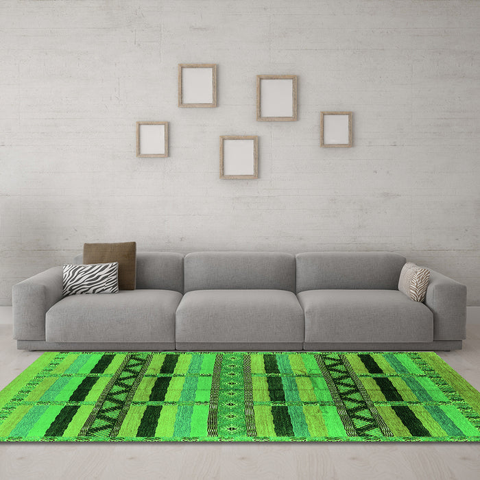Machine Washable Solid Green Modern Area Rugs in a Living Room,, wshurb1265grn