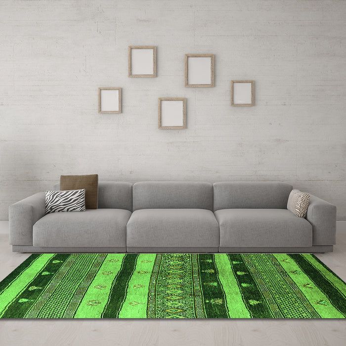 Machine Washable Solid Green Modern Area Rugs in a Living Room,, wshurb1266grn