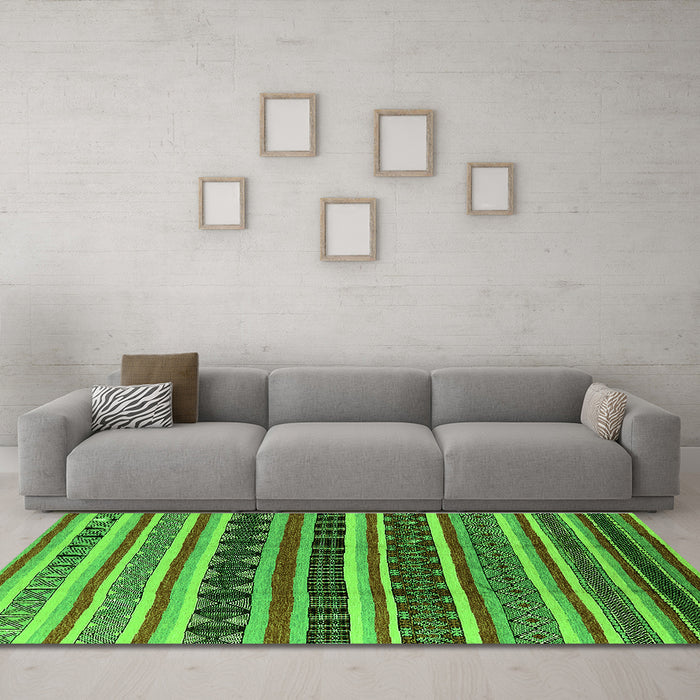 Machine Washable Solid Green Modern Area Rugs in a Living Room,, wshurb1267grn