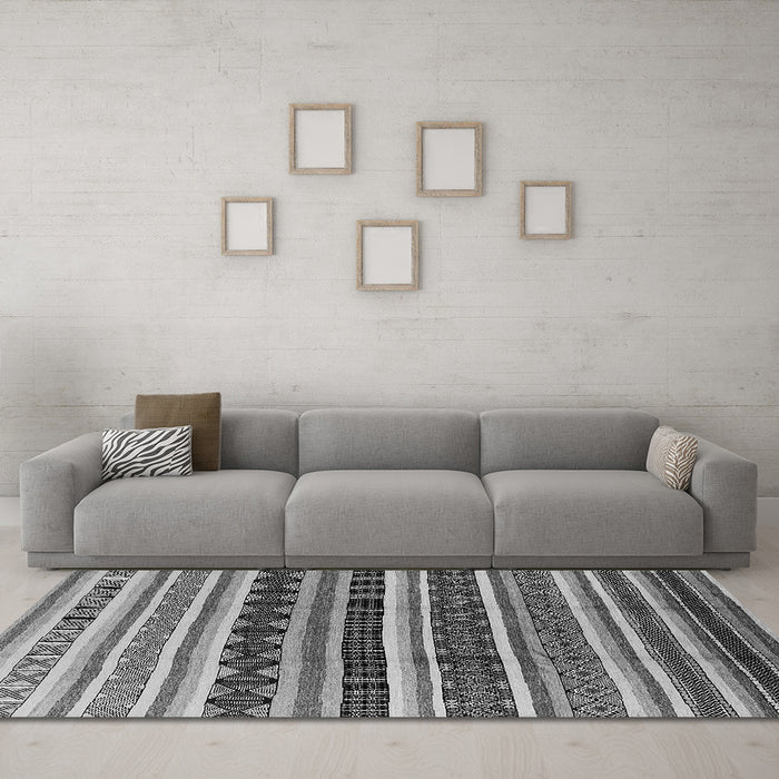 Machine Washable Solid Gray Modern Rug in a Living Room,, wshurb1267gry