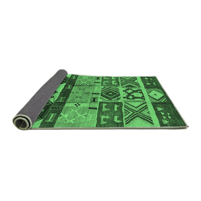 Sideview of Solid Emerald Green Modern Rug, urb1268emgrn