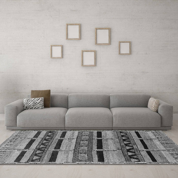 Machine Washable Solid Gray Modern Rug in a Living Room,, wshurb1275gry