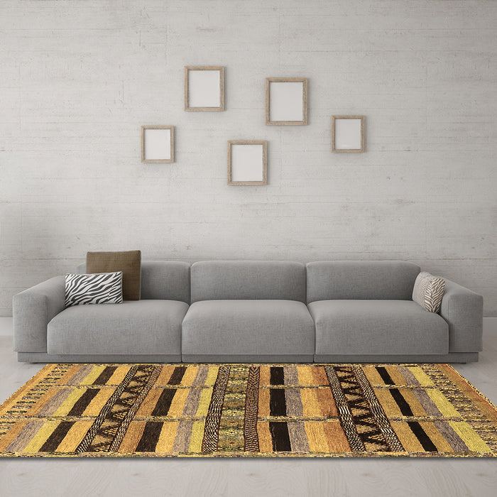 Machine Washable Solid Brown Modern Rug in a Living Room,, wshurb1275brn