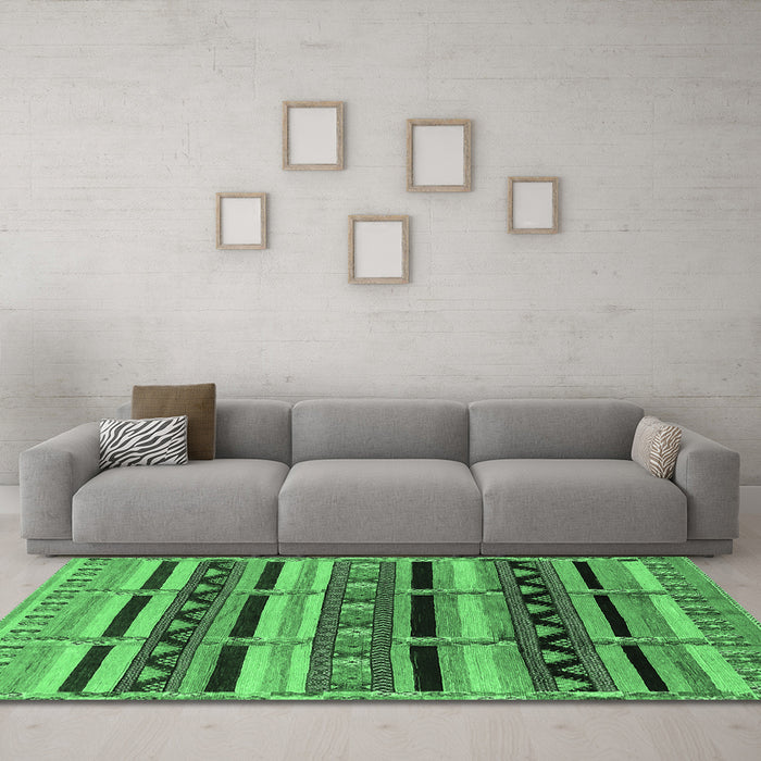 Machine Washable Solid Emerald Green Modern Area Rugs in a Living Room,, wshurb1275emgrn