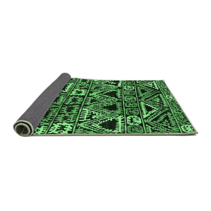 Sideview of Solid Emerald Green Modern Rug, urb1277emgrn