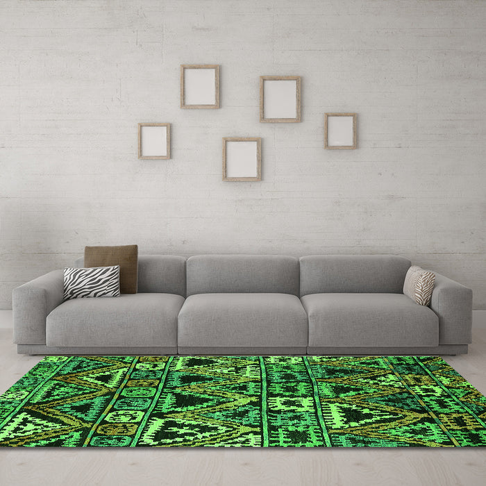Machine Washable Solid Green Modern Area Rugs in a Living Room,, wshurb1277grn