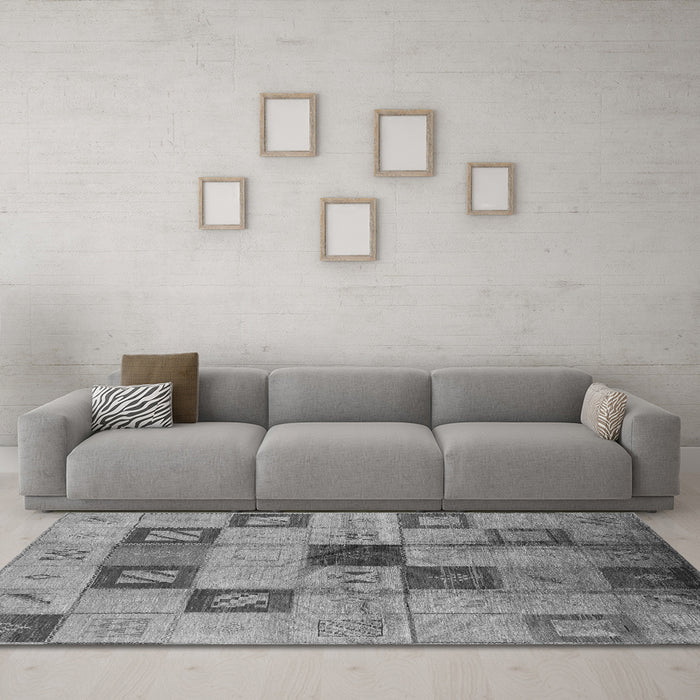 Machine Washable Persian Gray Bohemian Rug in a Living Room,, wshurb1278gry