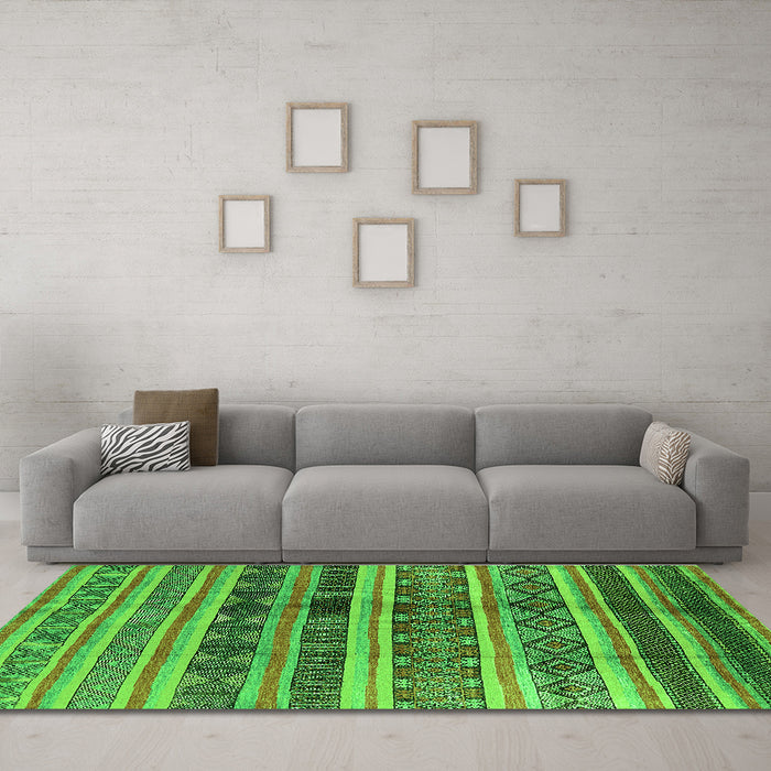 Machine Washable Solid Green Modern Area Rugs in a Living Room,, wshurb1281grn