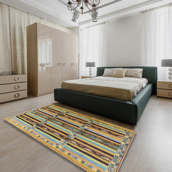 Mid-Century Modern Reddish Brown Oriental Rug in a Bedroom, urb1287