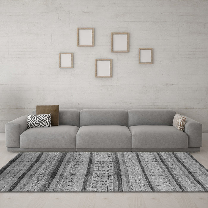 Machine Washable Oriental Gray Industrial Rug in a Living Room,, wshurb1288gry