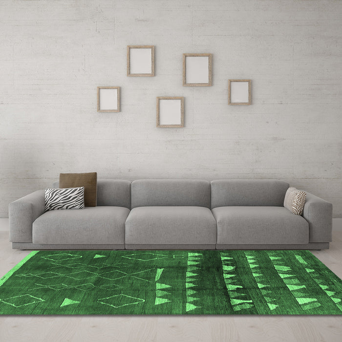 Machine Washable Oriental Emerald Green Industrial Area Rugs in a Living Room,, wshurb1292emgrn