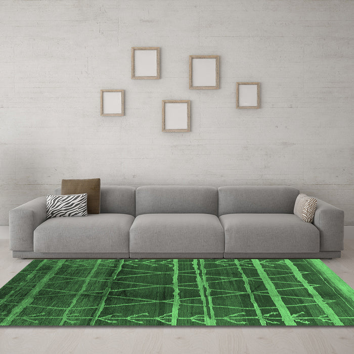 Machine Washable Oriental Emerald Green Industrial Area Rugs in a Living Room,, wshurb1294emgrn