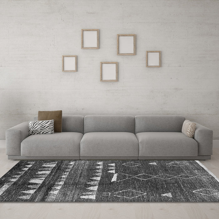 Machine Washable Oriental Gray Industrial Rug in a Living Room,, wshurb1296gry