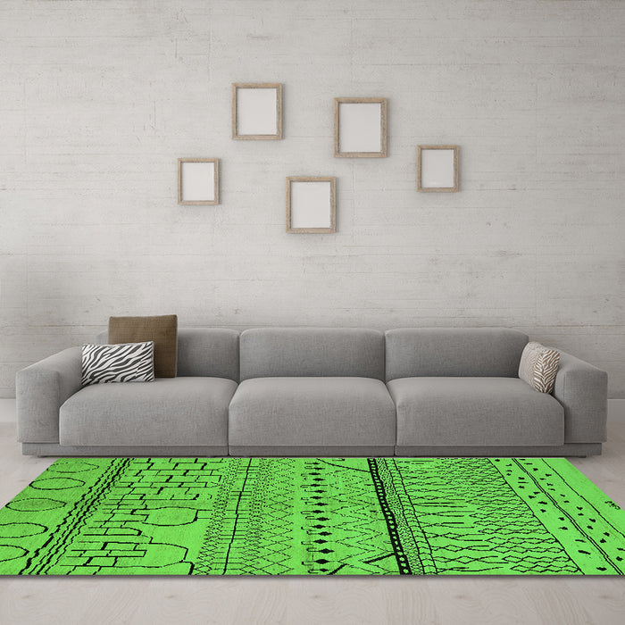 Machine Washable Oriental Green Industrial Area Rugs in a Living Room,, wshurb1300grn
