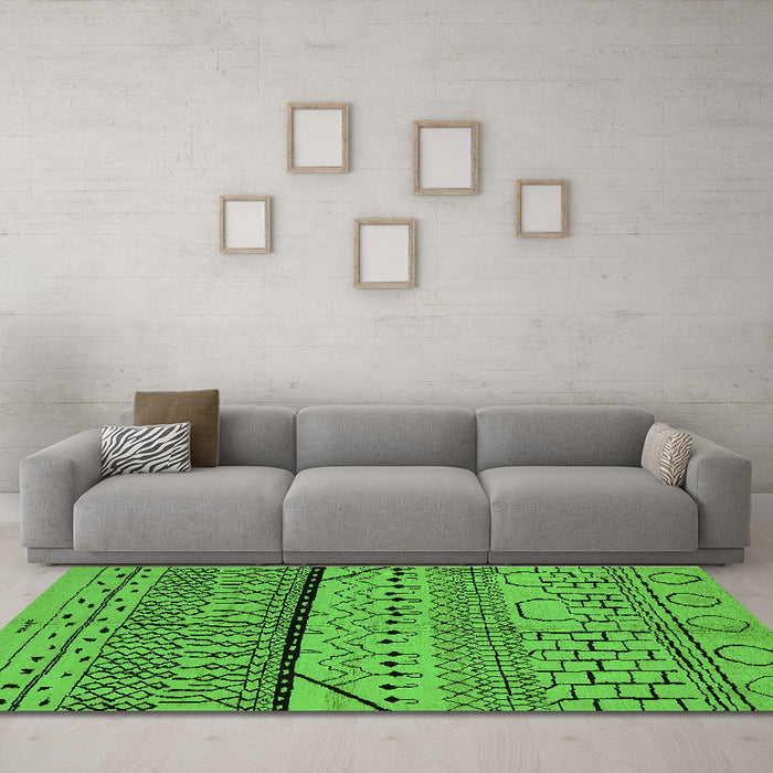 Machine Washable Oriental Green Industrial Area Rugs in a Living Room,, wshurb1301grn