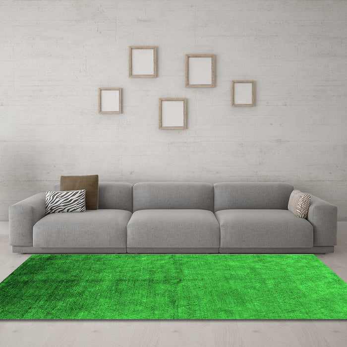 Machine Washable Oriental Green Industrial Area Rugs in a Living Room,, wshurb1302grn