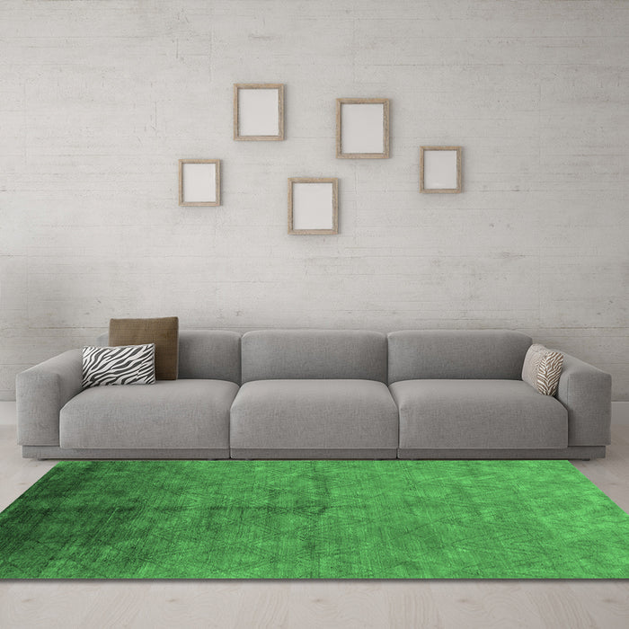 Machine Washable Oriental Emerald Green Industrial Area Rugs in a Living Room,, wshurb1302emgrn