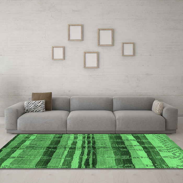 Machine Washable Oriental Emerald Green Industrial Area Rugs in a Living Room,, wshurb1303emgrn