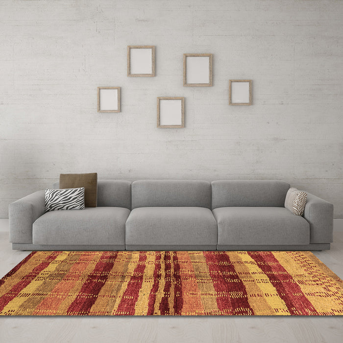 Machine Washable Oriental Brown Industrial Rug in a Living Room,, wshurb1303brn