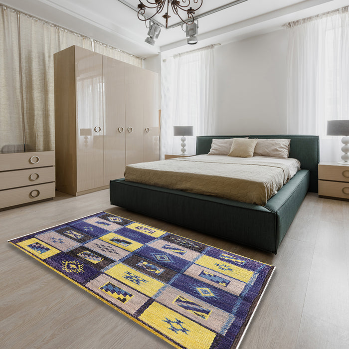 Machine Washable Industrial Modern Purple Haze Purple Rug in a Bedroom, wshurb1304