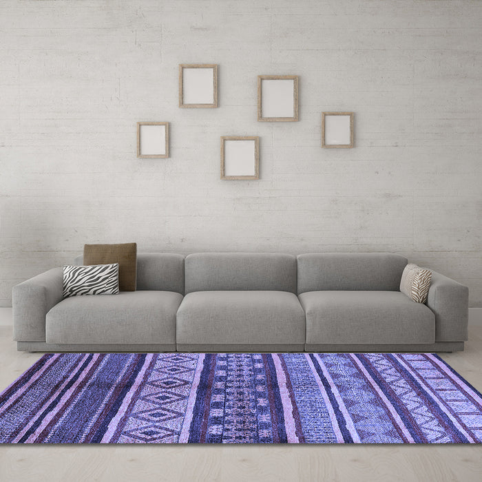 Machine Washable Oriental Blue Industrial Rug in a Living Room, wshurb1305blu