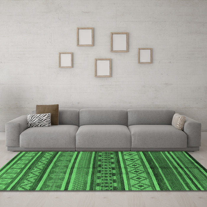 Machine Washable Oriental Emerald Green Industrial Area Rugs in a Living Room,, wshurb1306emgrn