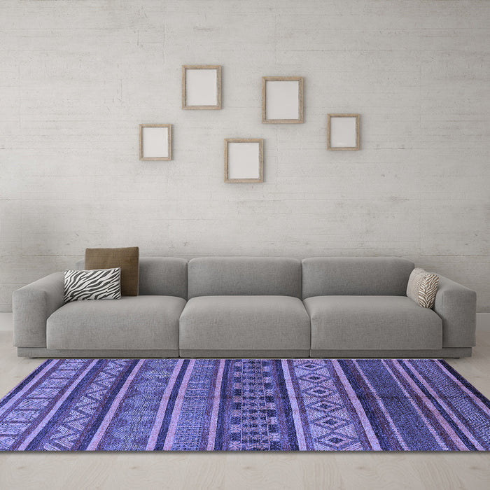 Machine Washable Oriental Blue Industrial Rug in a Living Room, wshurb1306blu