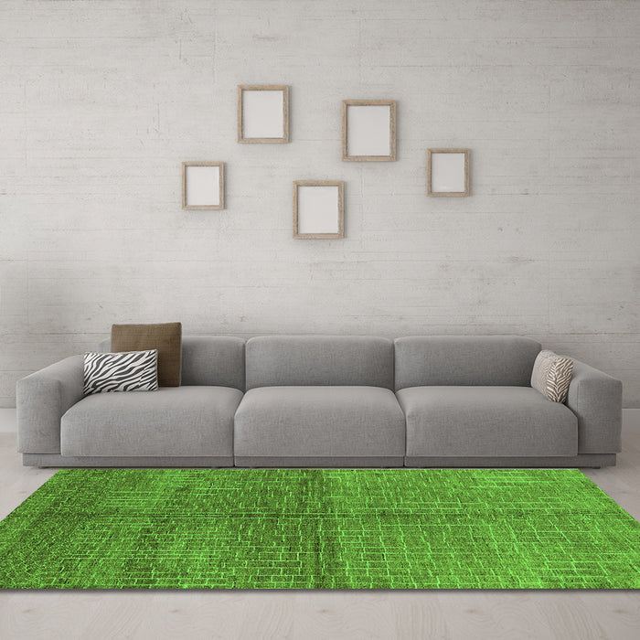 Machine Washable Oriental Green Industrial Area Rugs in a Living Room,, wshurb1308grn