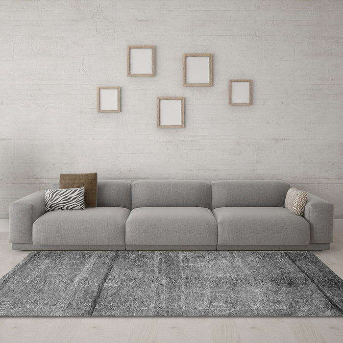 Machine Washable Oriental Gray Industrial Rug in a Living Room,, wshurb1310gry