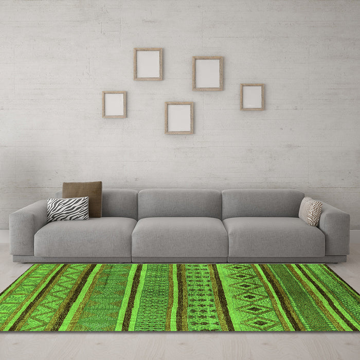Machine Washable Oriental Green Industrial Area Rugs in a Living Room,, wshurb1311grn