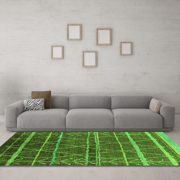 Machine Washable Oriental Green Industrial Area Rugs in a Living Room,, wshurb1314grn