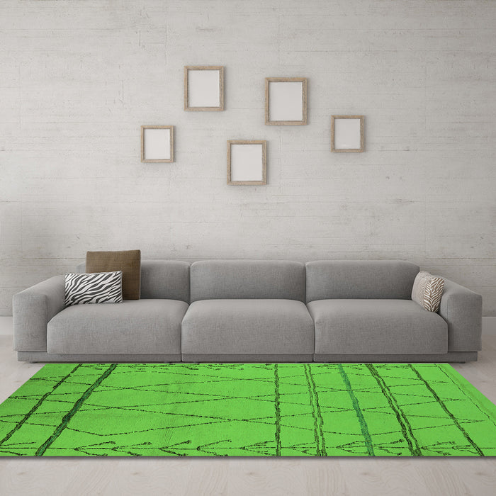 Machine Washable Oriental Green Industrial Area Rugs in a Living Room,, wshurb1315grn