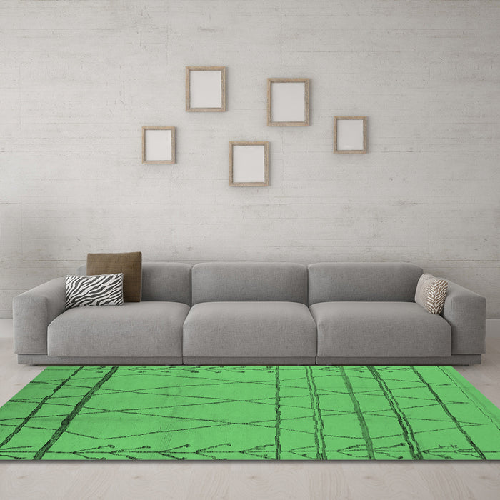 Machine Washable Oriental Emerald Green Industrial Area Rugs in a Living Room,, wshurb1315emgrn