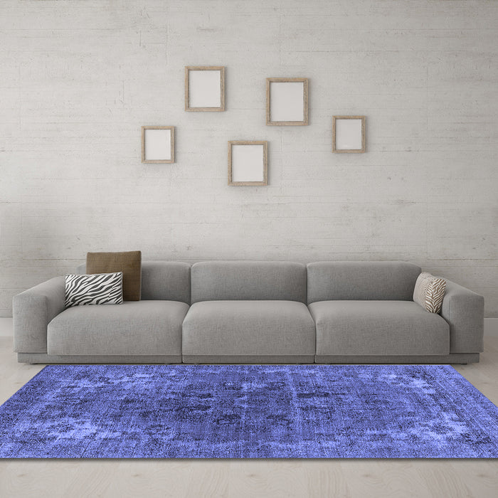 Machine Washable Oriental Blue Industrial Rug in a Living Room, wshurb1317blu