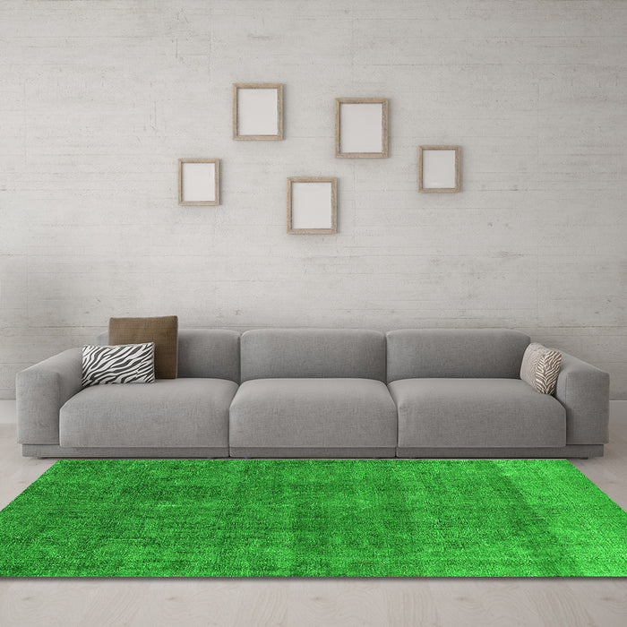 Machine Washable Oriental Green Industrial Area Rugs in a Living Room,, wshurb1321grn