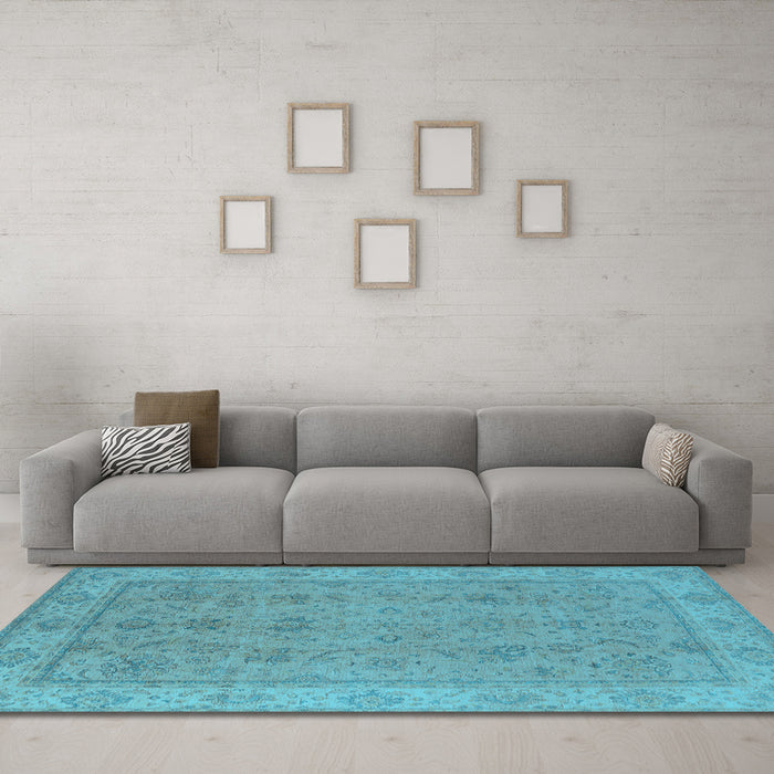Machine Washable Oriental Light Blue Traditional Rug in a Living Room, wshurb1325lblu