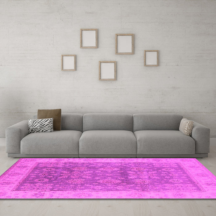 Machine Washable Oriental Pink Traditional Rug in a Living Room, wshurb1326pnk