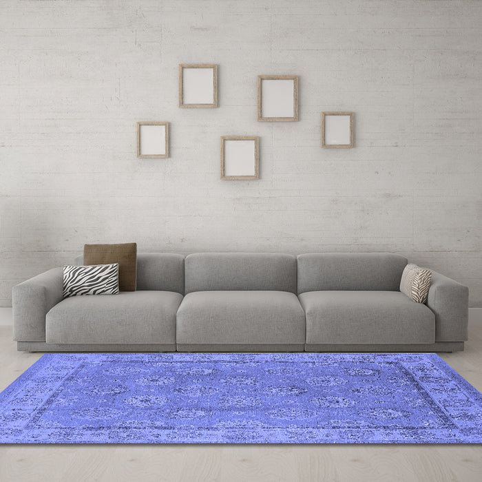 Machine Washable Oriental Blue Traditional Rug in a Living Room, wshurb1329blu