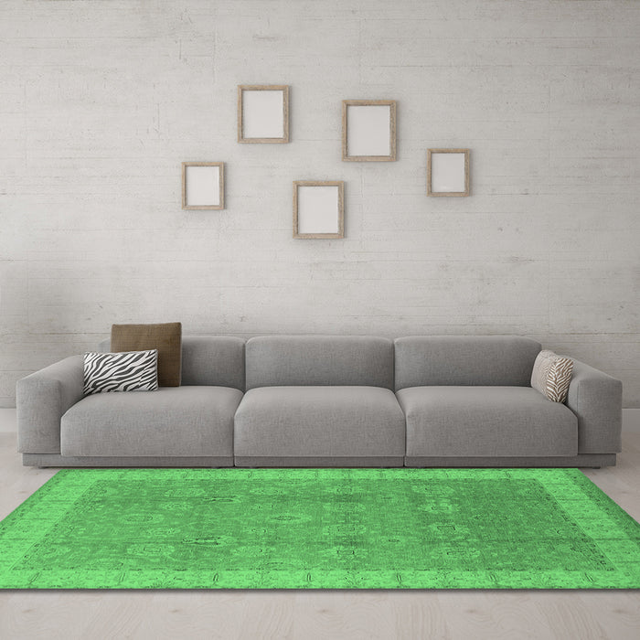 Machine Washable Oriental Emerald Green Industrial Area Rugs in a Living Room,, wshurb1333emgrn