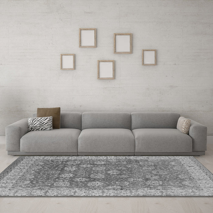 Machine Washable Oriental Gray Traditional Rug in a Living Room,, wshurb1339gry