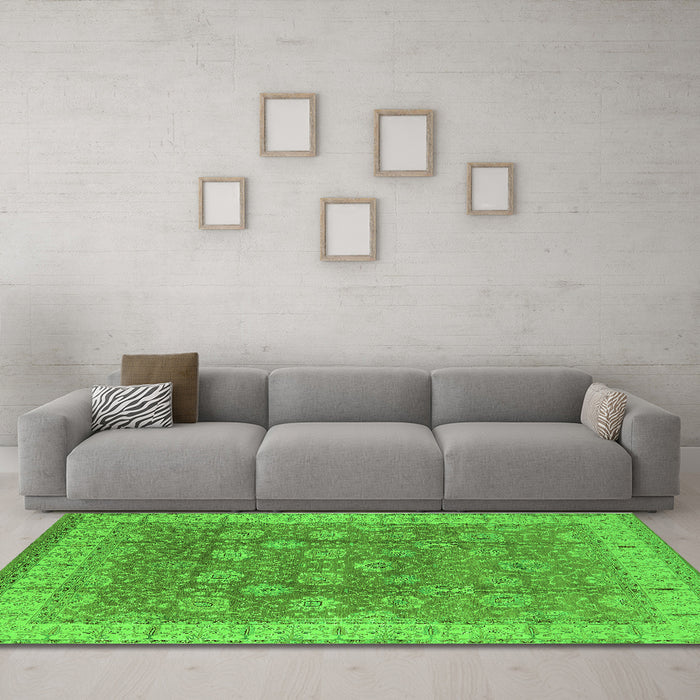 Machine Washable Oriental Green Traditional Area Rugs in a Living Room,, wshurb1339grn