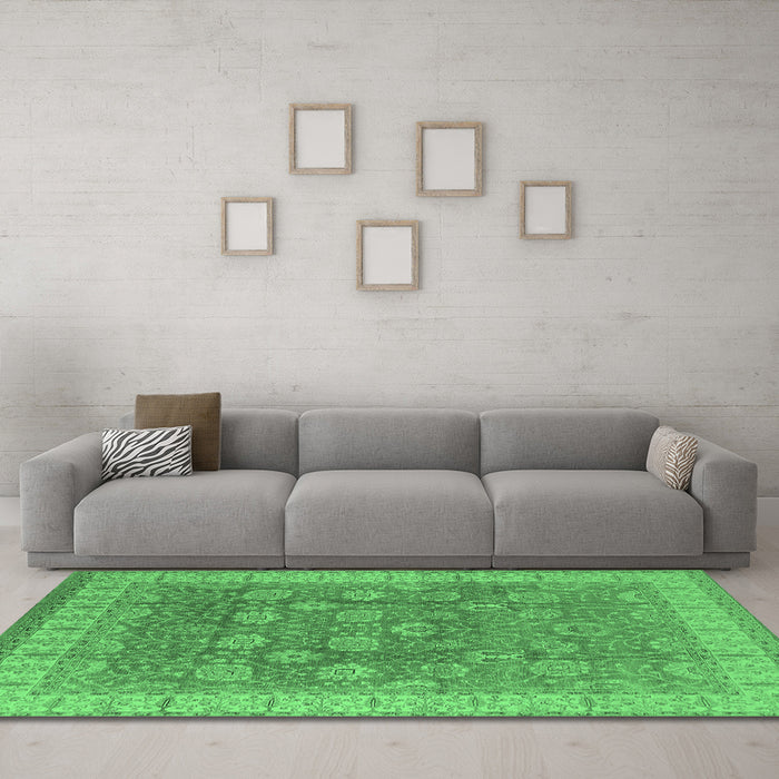 Machine Washable Oriental Emerald Green Traditional Area Rugs in a Living Room,, wshurb1339emgrn