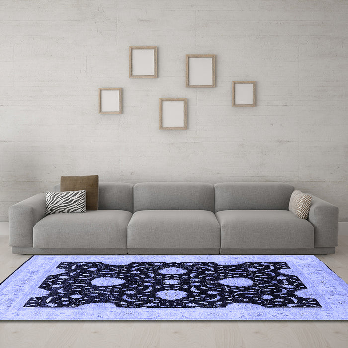 Machine Washable Oriental Blue Traditional Rug in a Living Room, wshurb1340blu