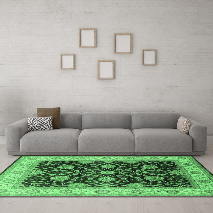 Machine Washable Oriental Emerald Green Traditional Area Rugs in a Living Room,, wshurb1341emgrn