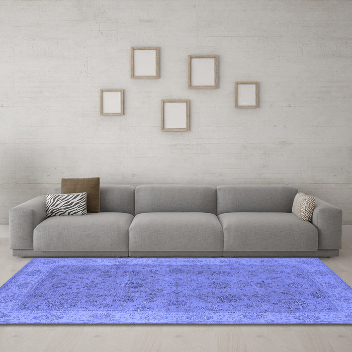 Machine Washable Oriental Blue Traditional Rug in a Living Room, wshurb1342blu