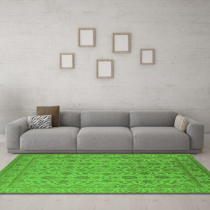 Machine Washable Oriental Green Traditional Area Rugs in a Living Room,, wshurb1345grn